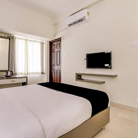 Capital O New Paradise Inn Irugur Exterior photo