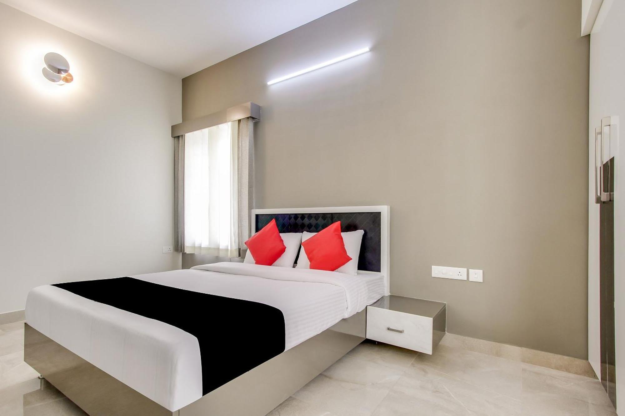 Capital O New Paradise Inn Irugur Exterior photo