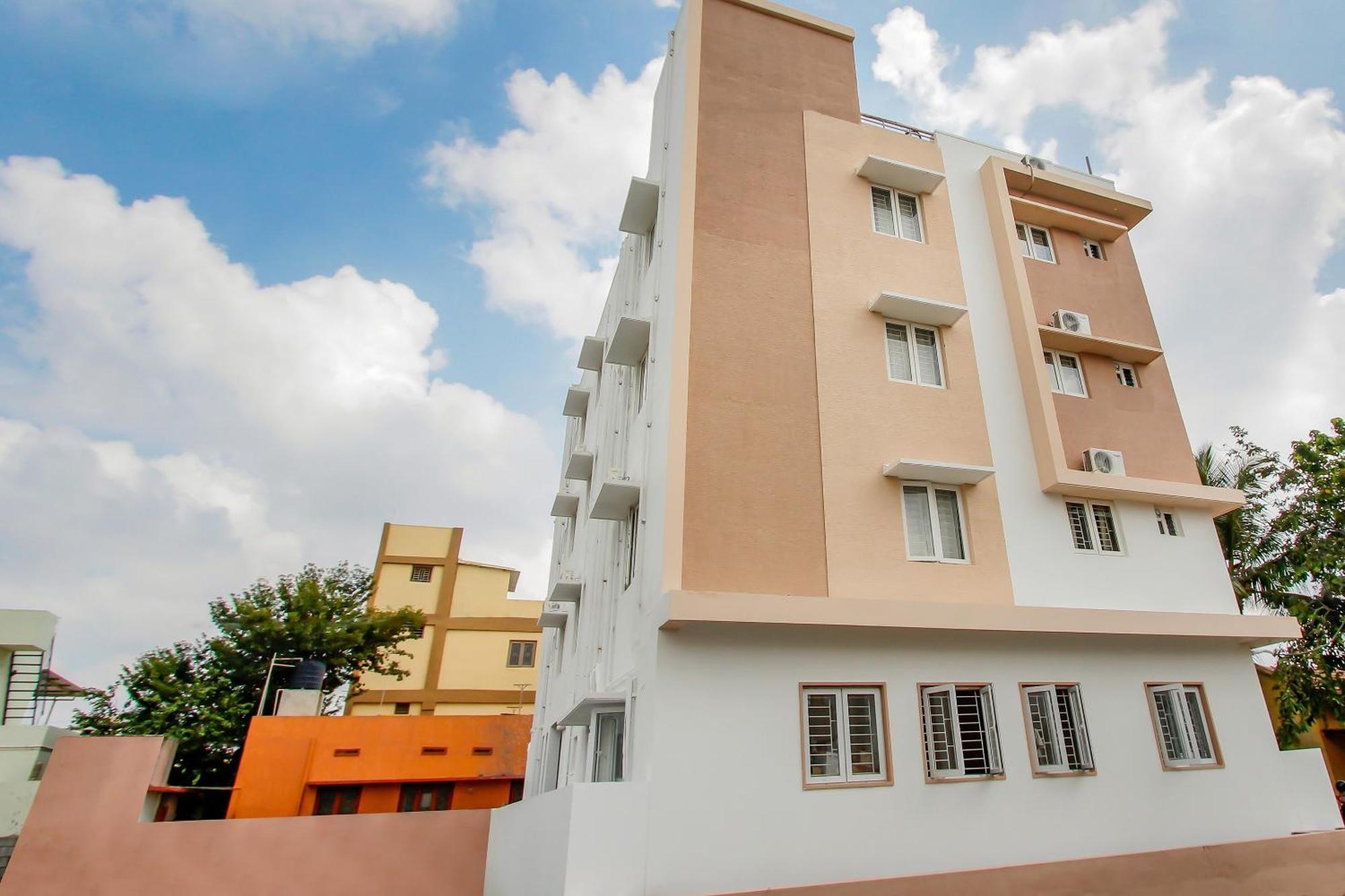 Capital O New Paradise Inn Irugur Exterior photo