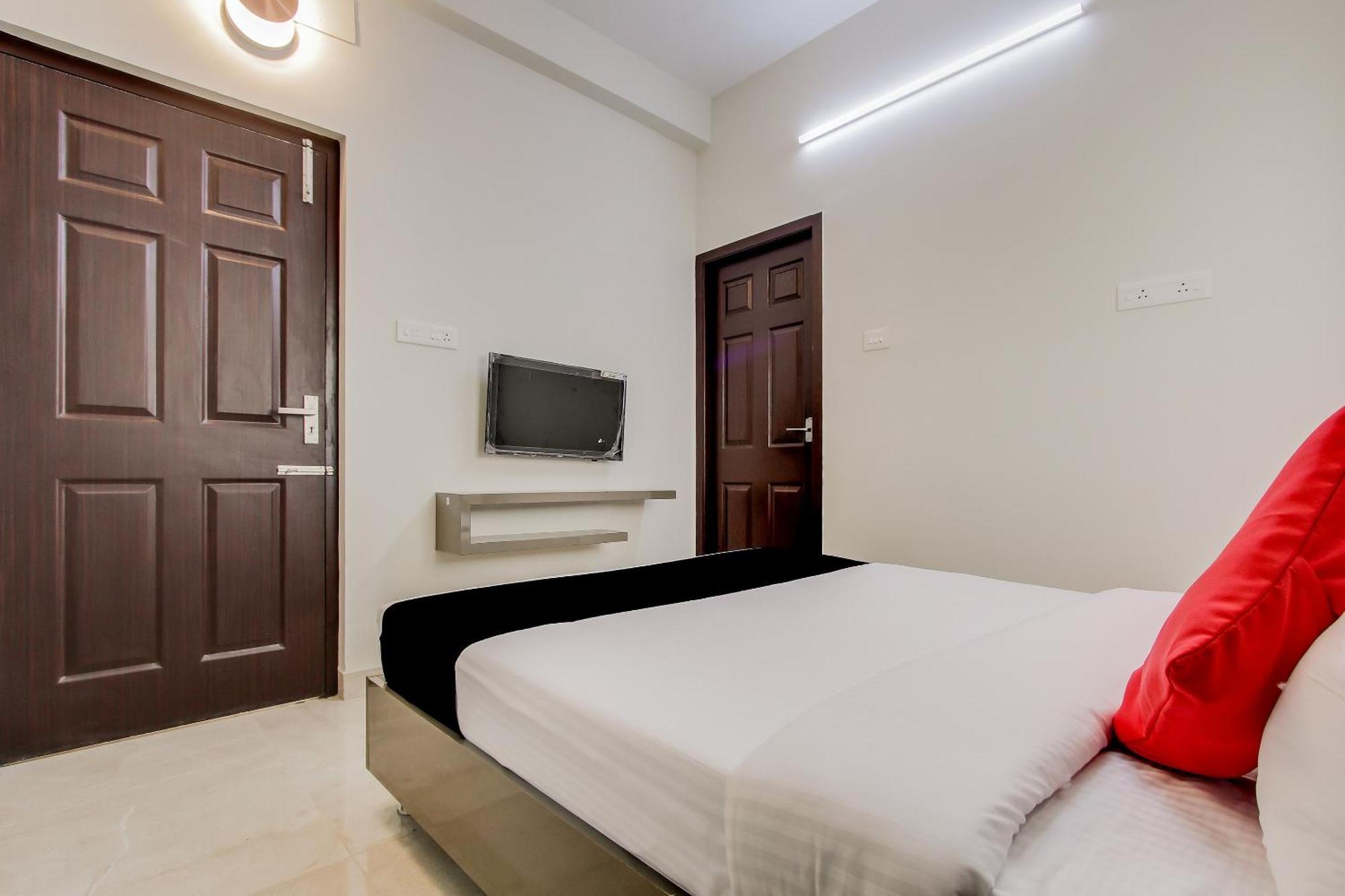 Capital O New Paradise Inn Irugur Exterior photo