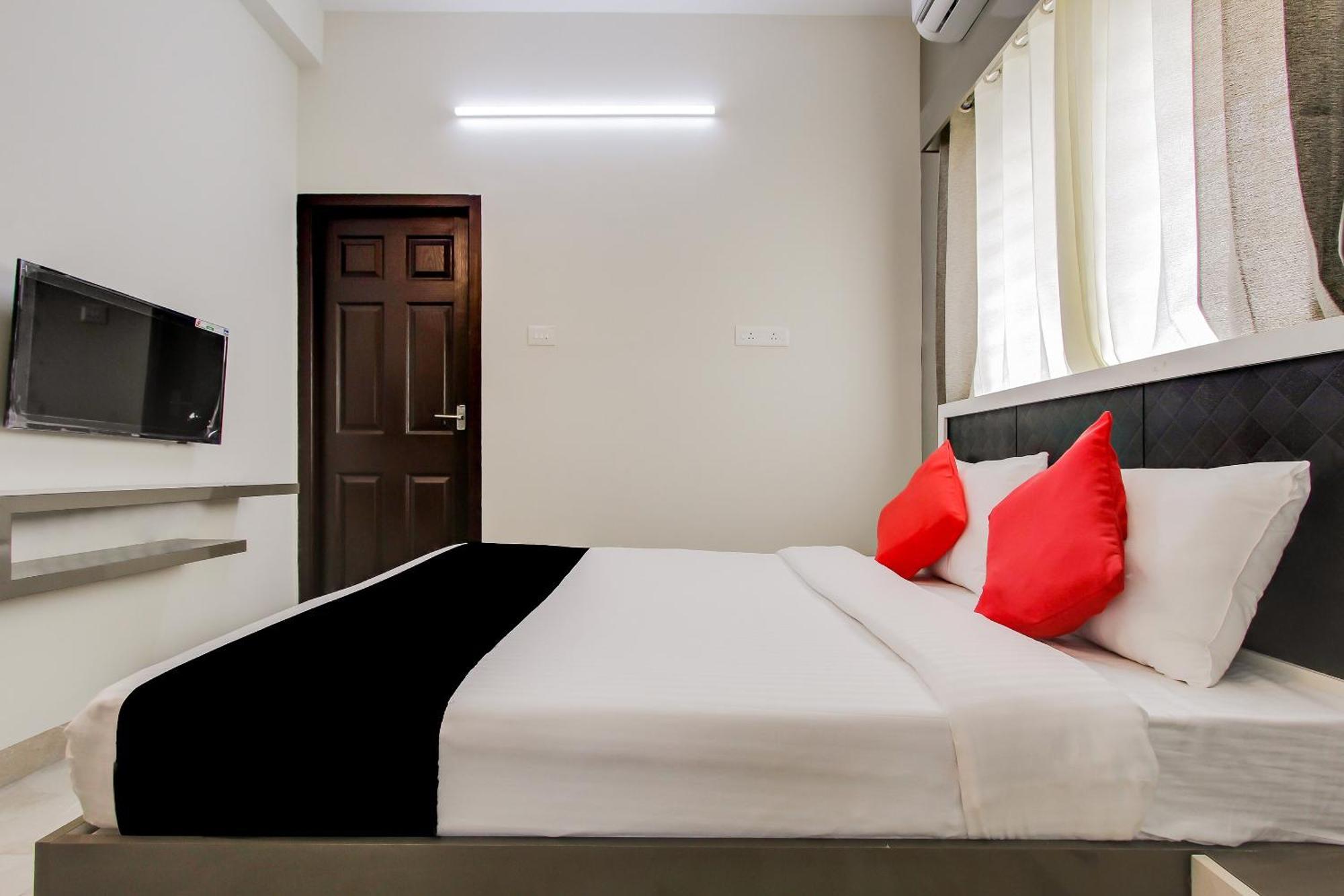 Capital O New Paradise Inn Irugur Exterior photo