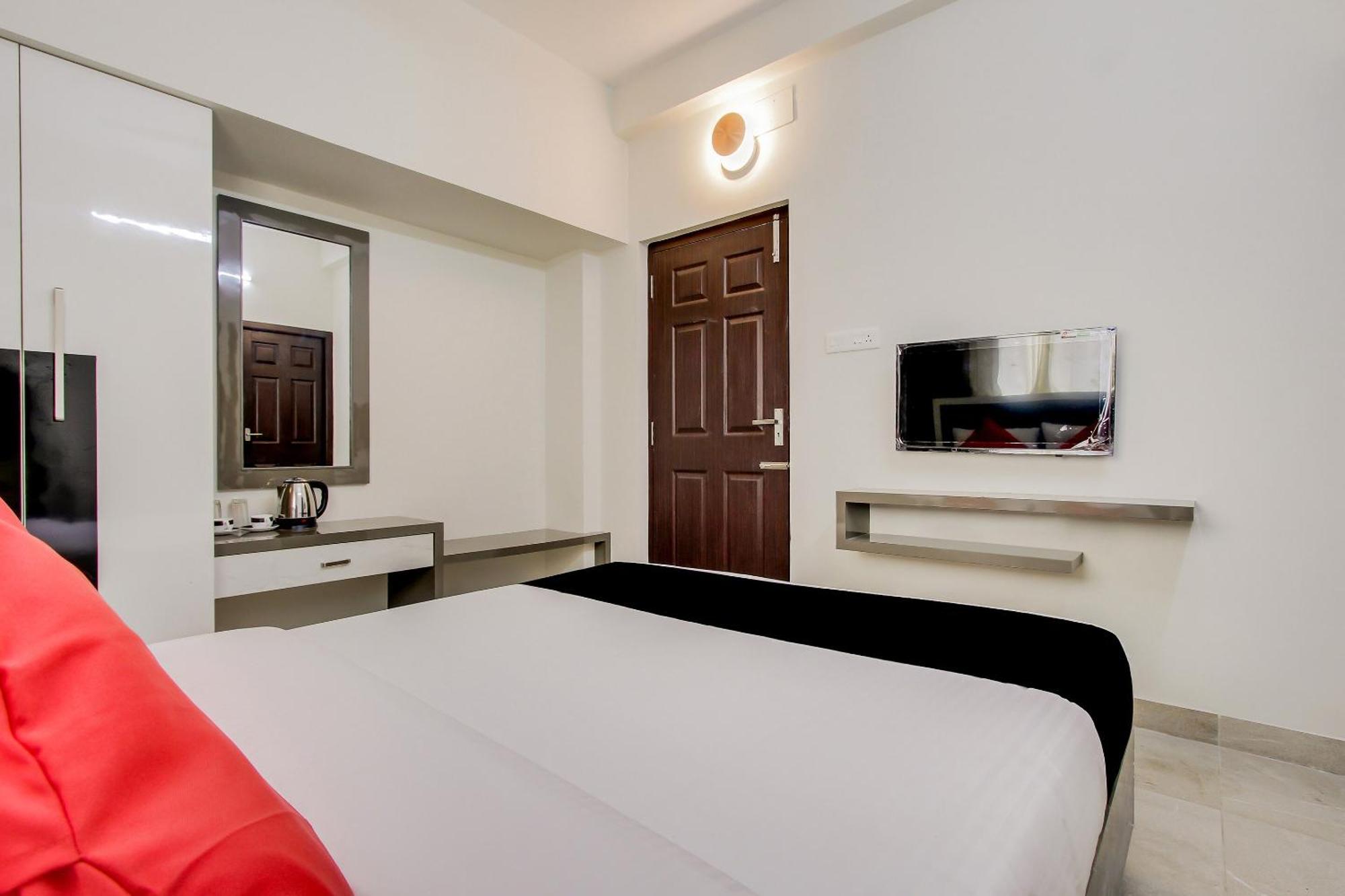Capital O New Paradise Inn Irugur Exterior photo